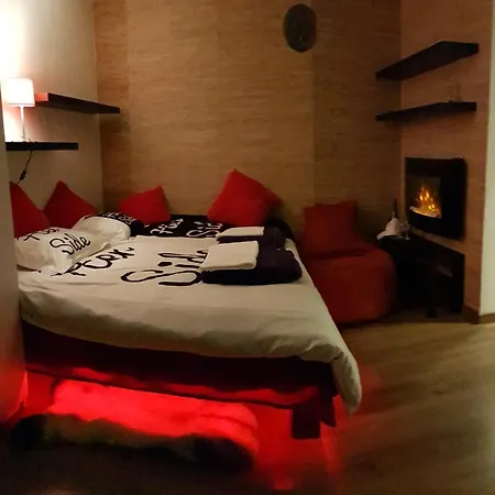 Johan & Matilda Apartment شقة