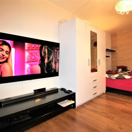 Johan & Matilda Apartment דירה *